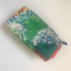 Sonia kashuk  Cosmetic Floral Bag